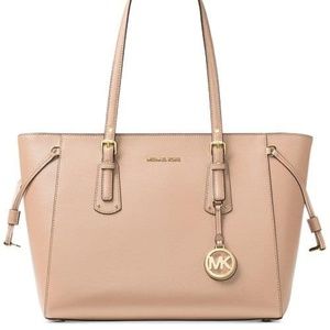 Michael Kors Nearly New Medium Tan Voyager Leather